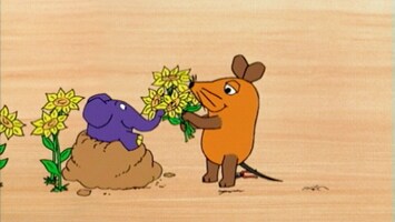 Maus und Elefant mit Blumen