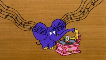 Elefant hï¿½rt Musik