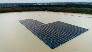 Solarpark auf dem See