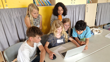 MausKlasse der Kardinal von Galen Schule in Münster-Handorf bei der Nachrichtenwerkstatt