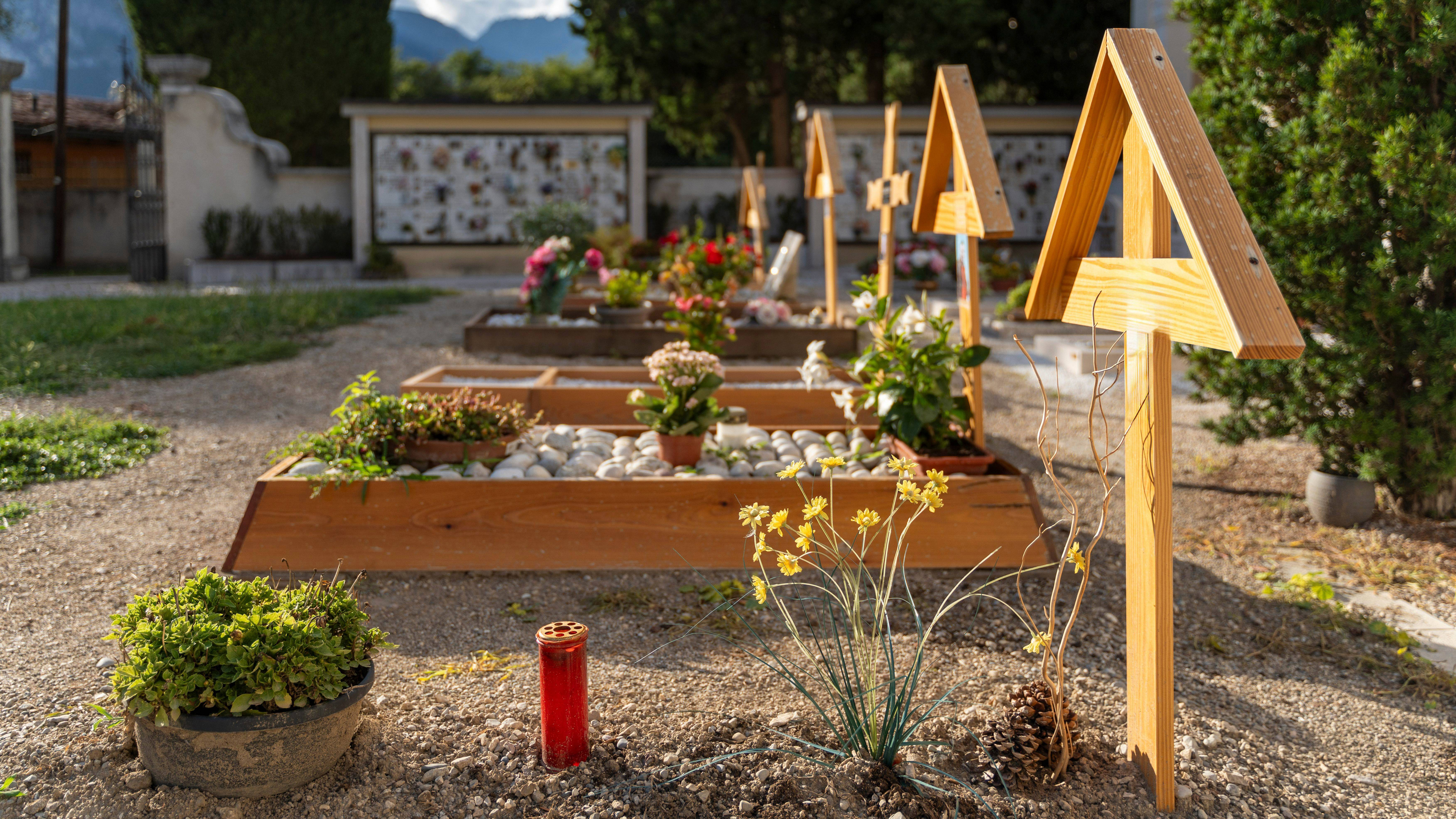 Gräber auf einem Friedhof