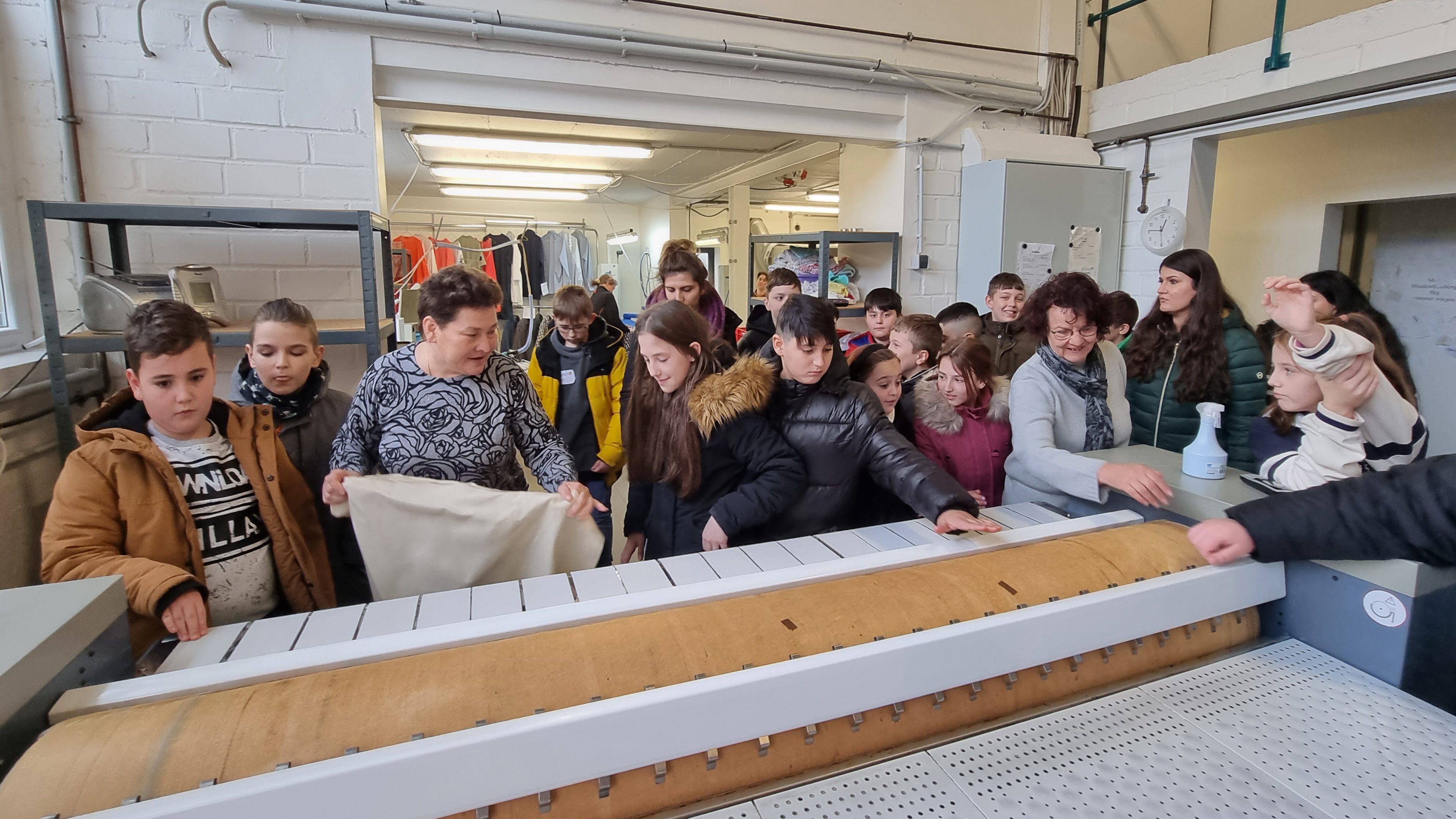 Mausklasse St. Augustin GHS Niederpleis zu Besuch in der Heißmangel Insel