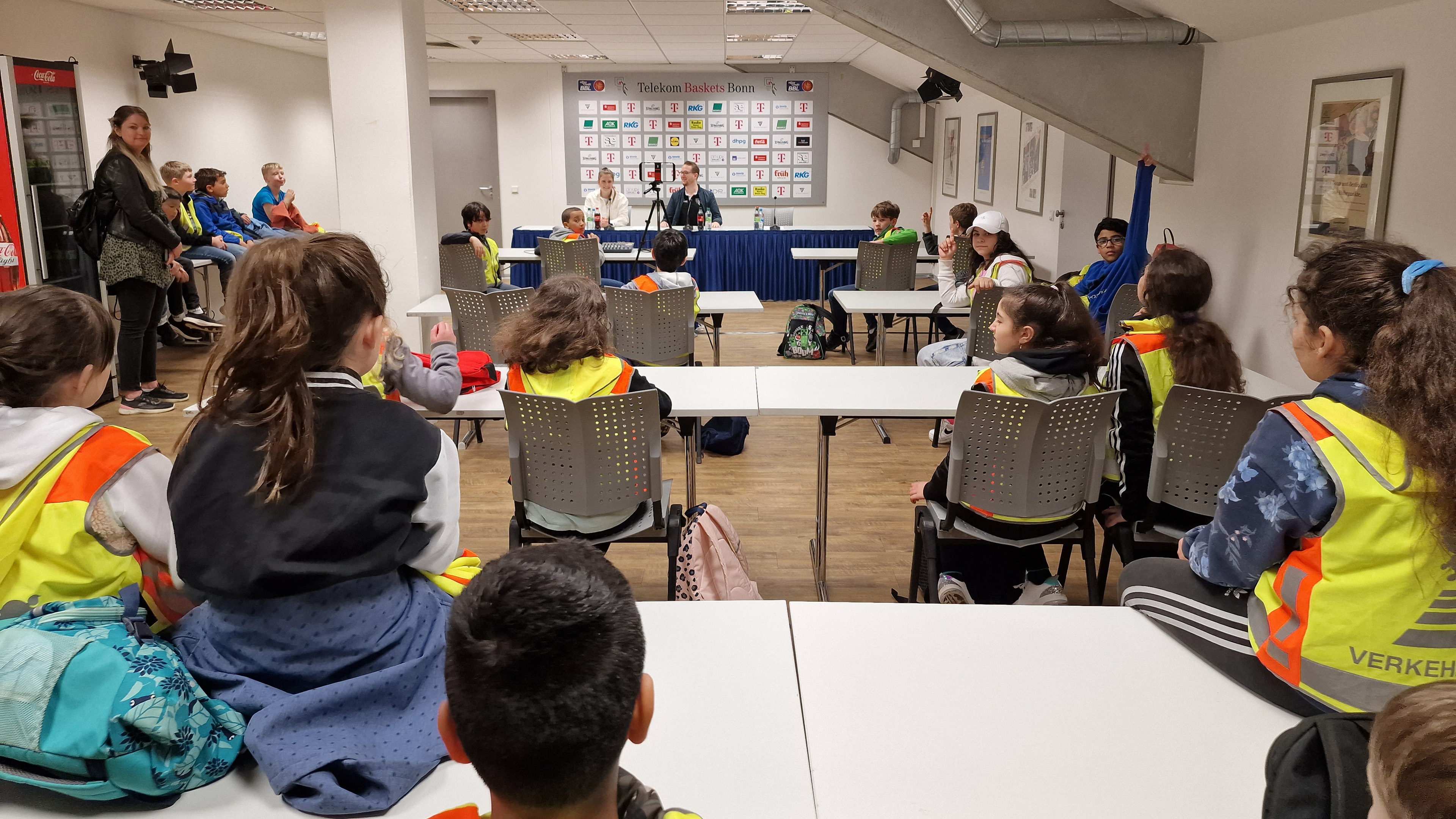 Mausklasse der GGS Finkenhofschule Bonn bei den Telekom Baskets