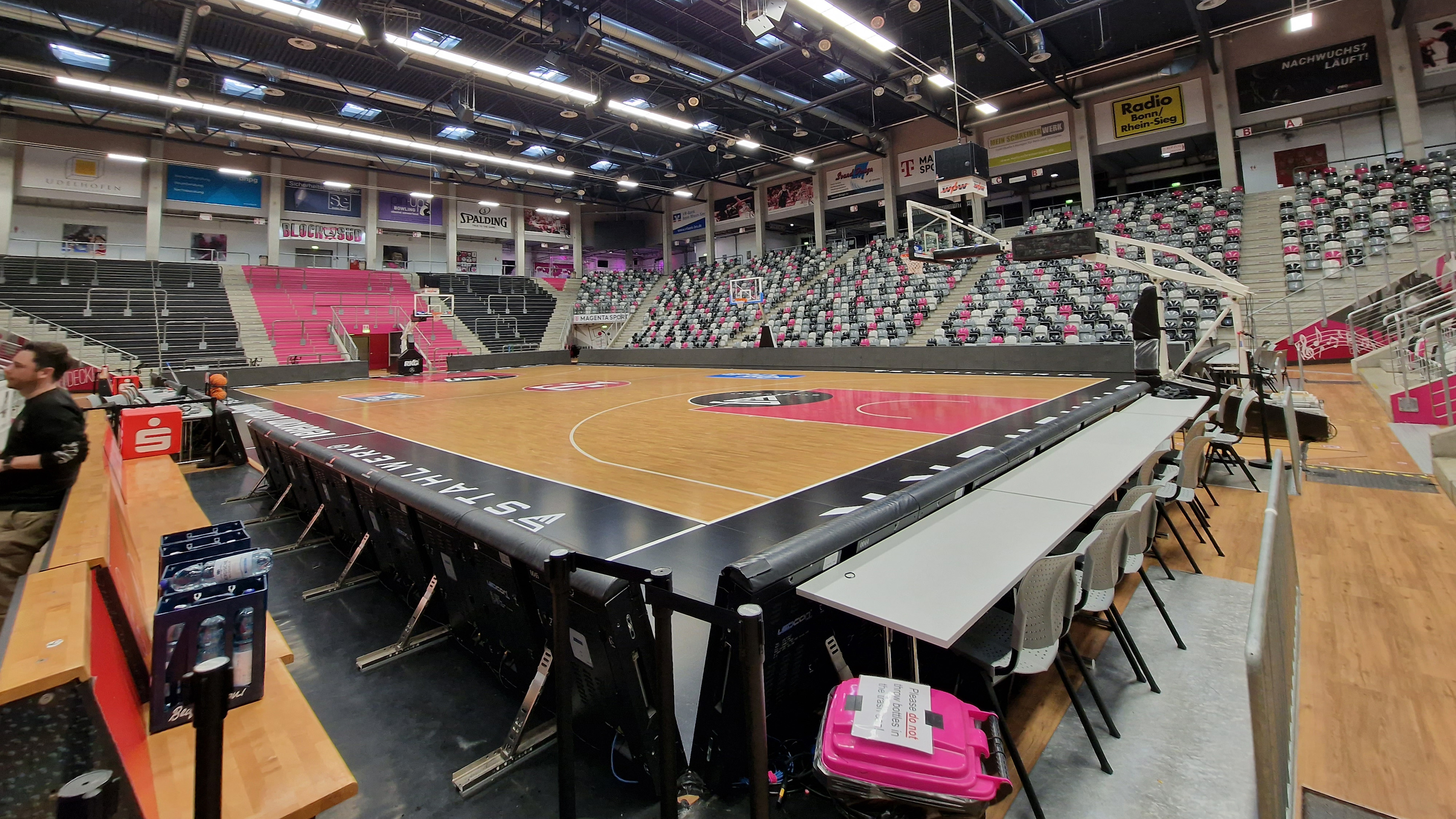Mausklasse der GGS Finkenhofschule Bonn bei den Telekom Baskets