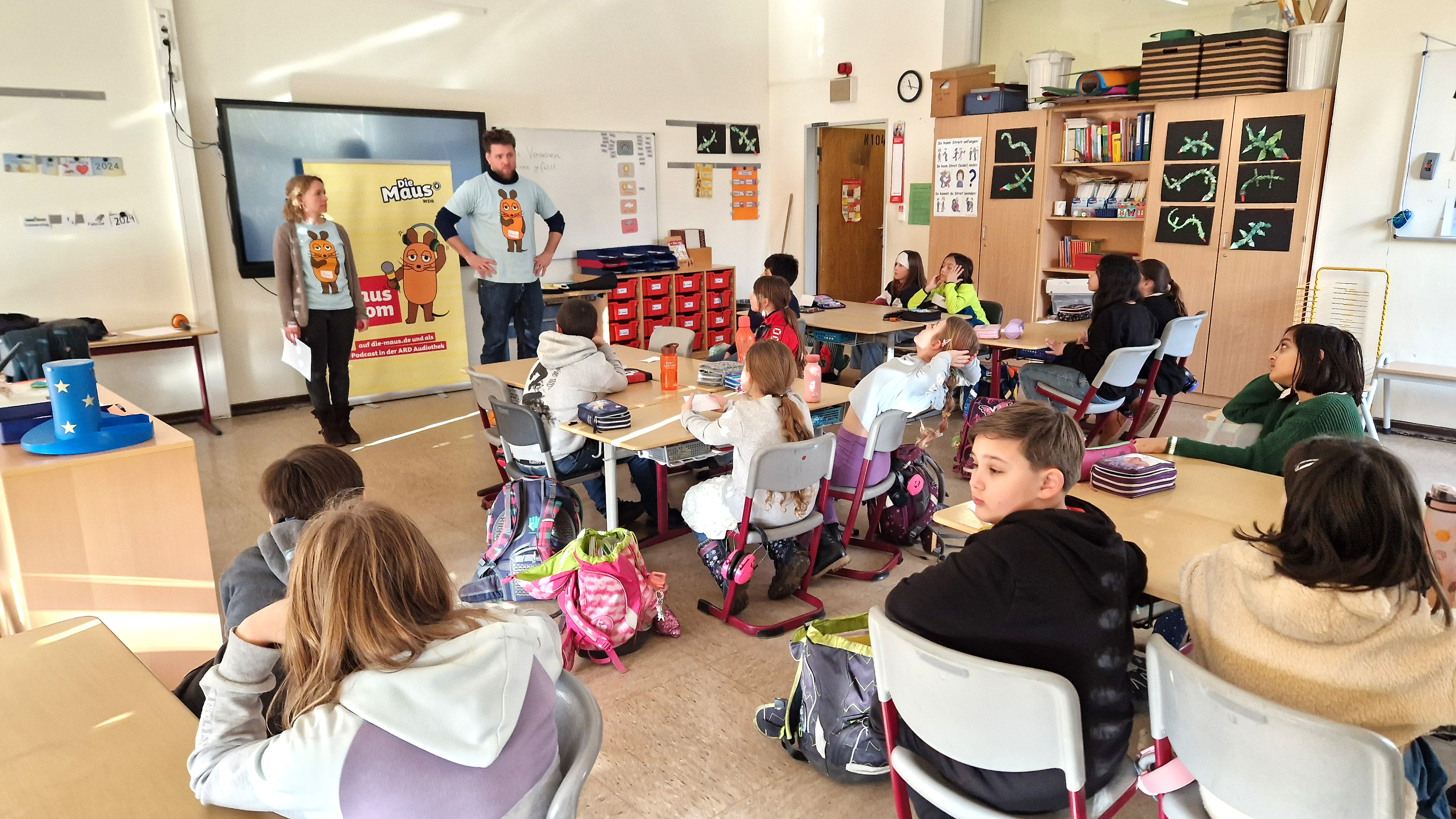 Nachrichtenkonferenz in der MausKlasse der Leverkusener Theodor Fontane Schule