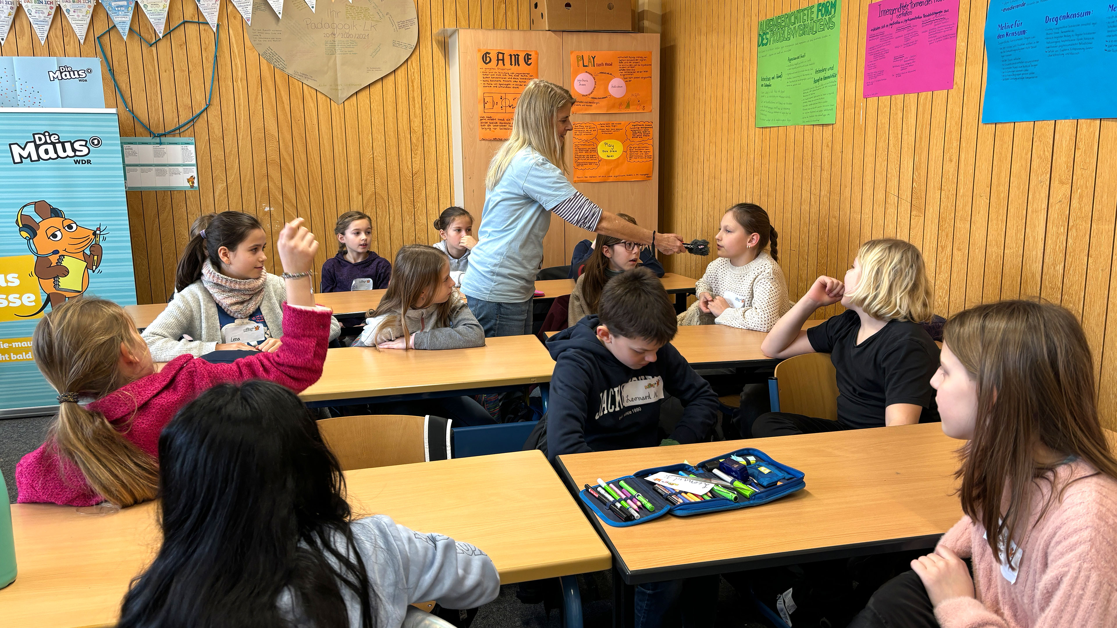 Mausreporterin Christina nimmt mit den Kindern der MausKlasse aus Tönisvorst MausLive-Programm auf