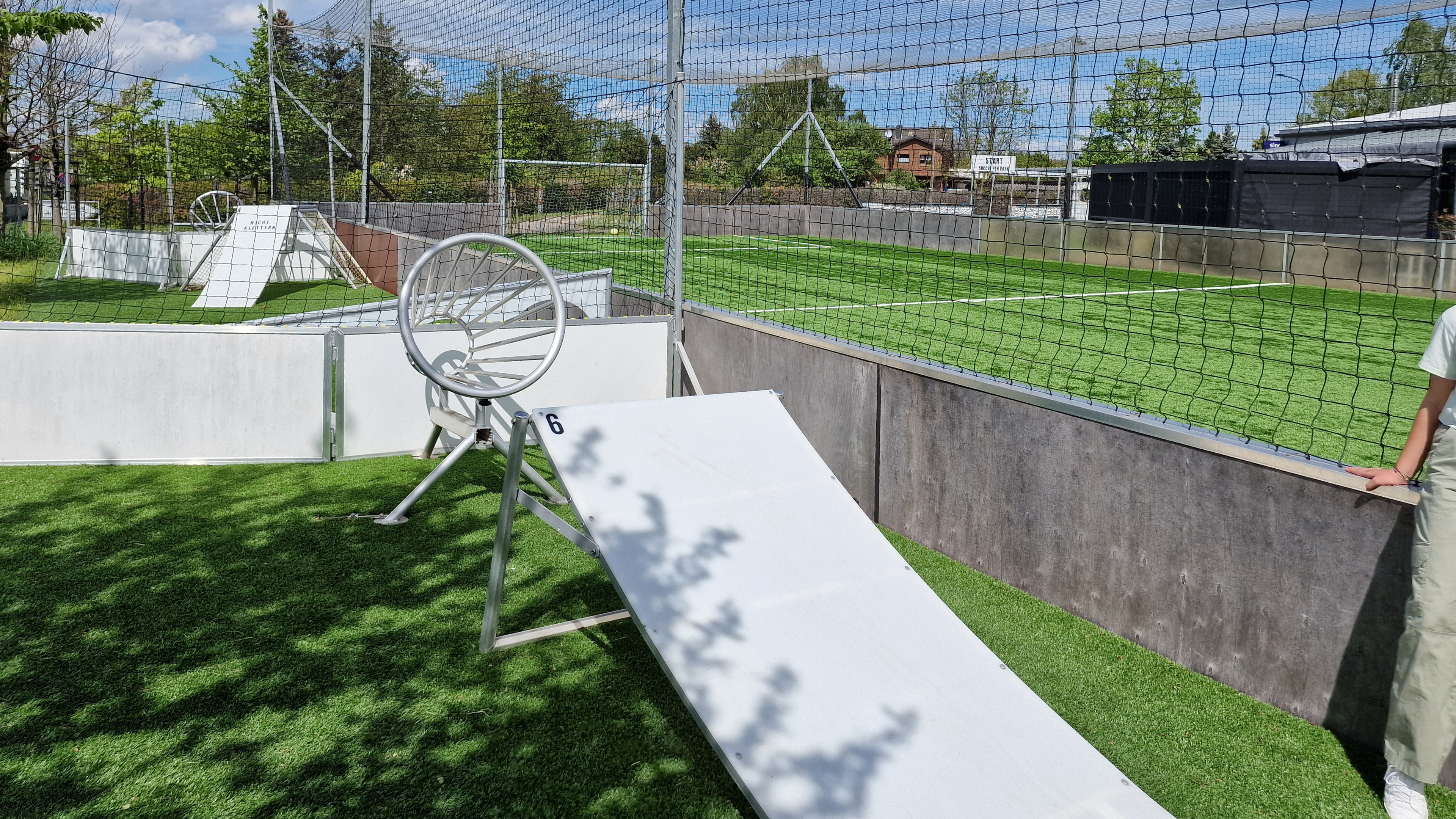 MausKlasse Merzenich beim Reportage-Ausflug in die Soccerhalle