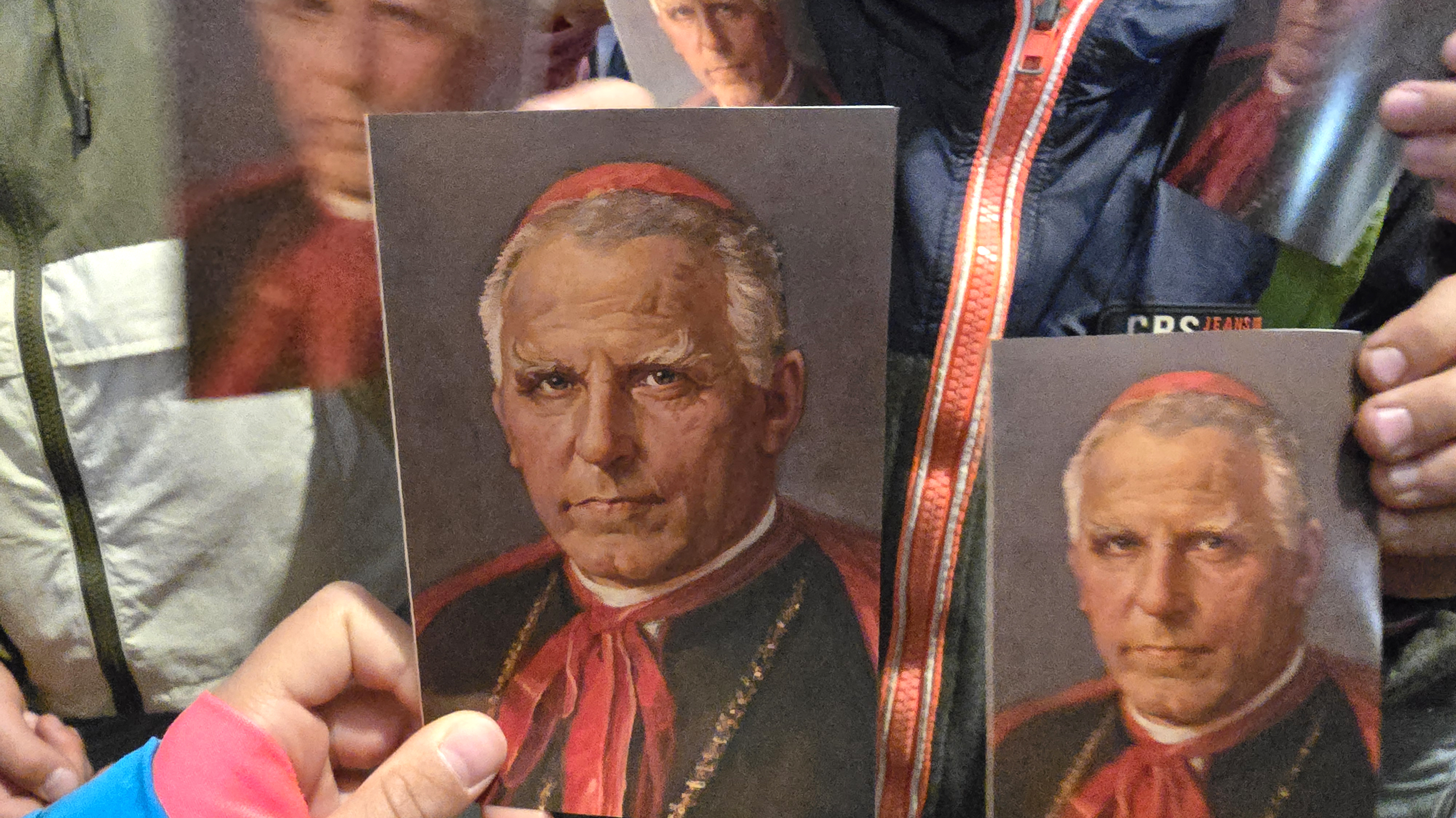 MausKlasse der Kardinal von Galen Schule auf Reportagetour am St. Paulus Dom Münster