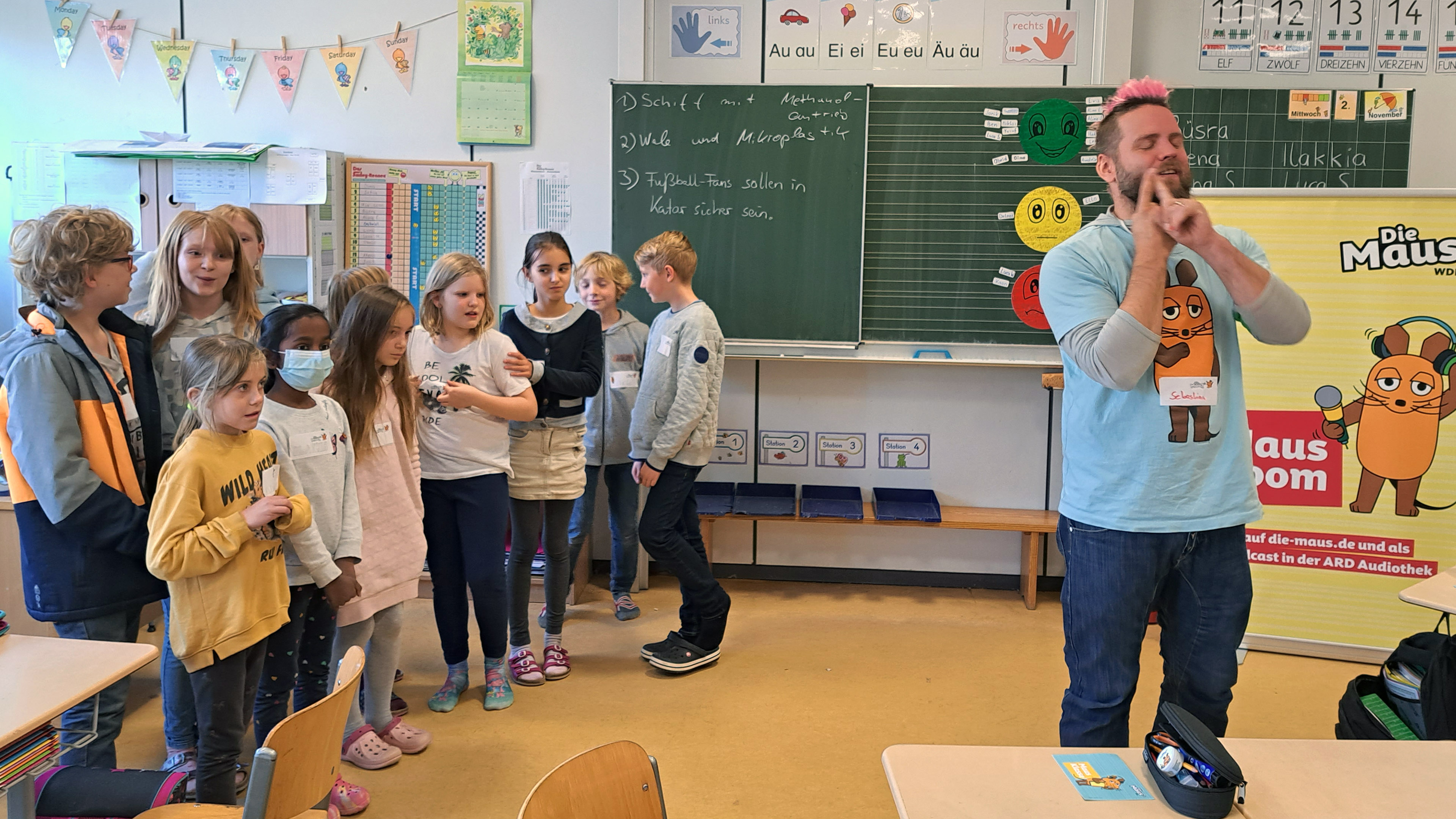 Kinder im Klassenzimmer