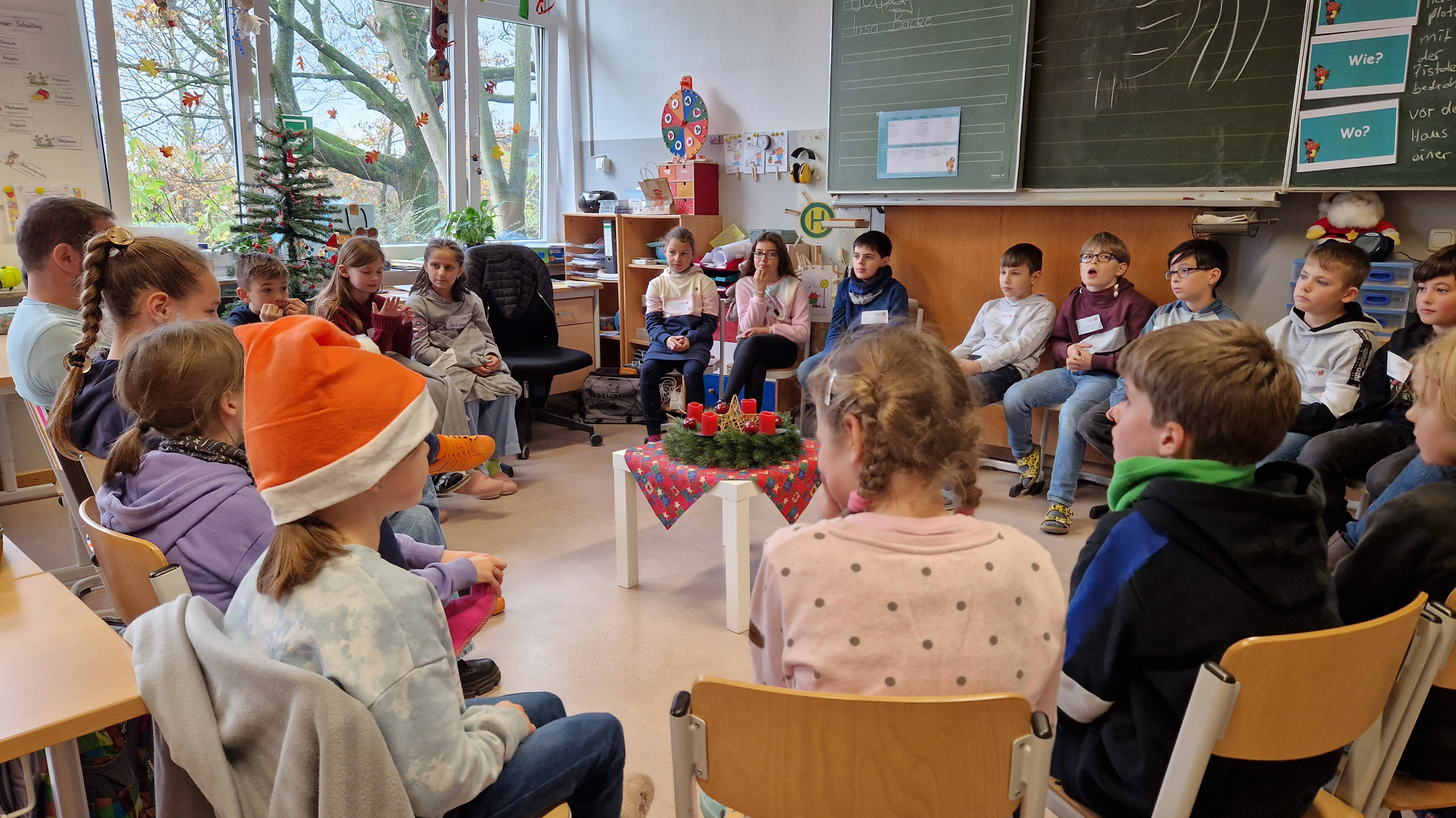 Kinder im Klassenzimmer