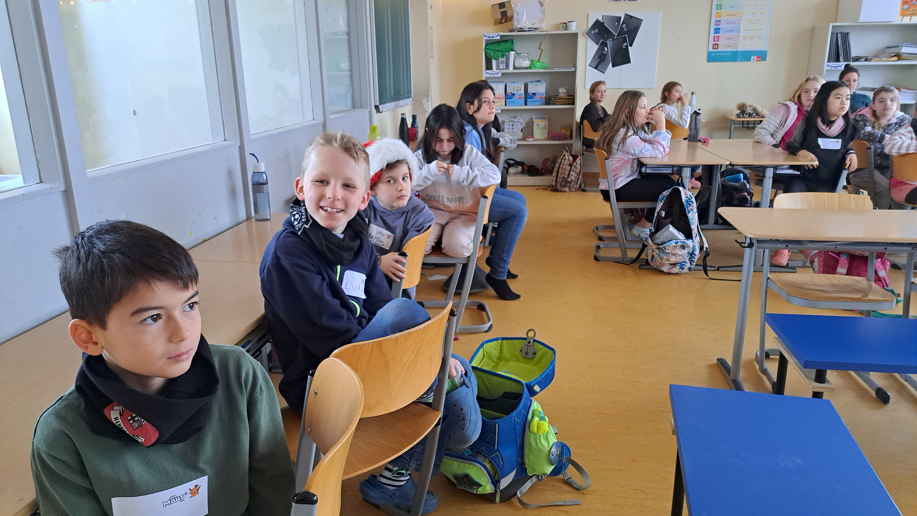 Kinder im Klassenzimmer
