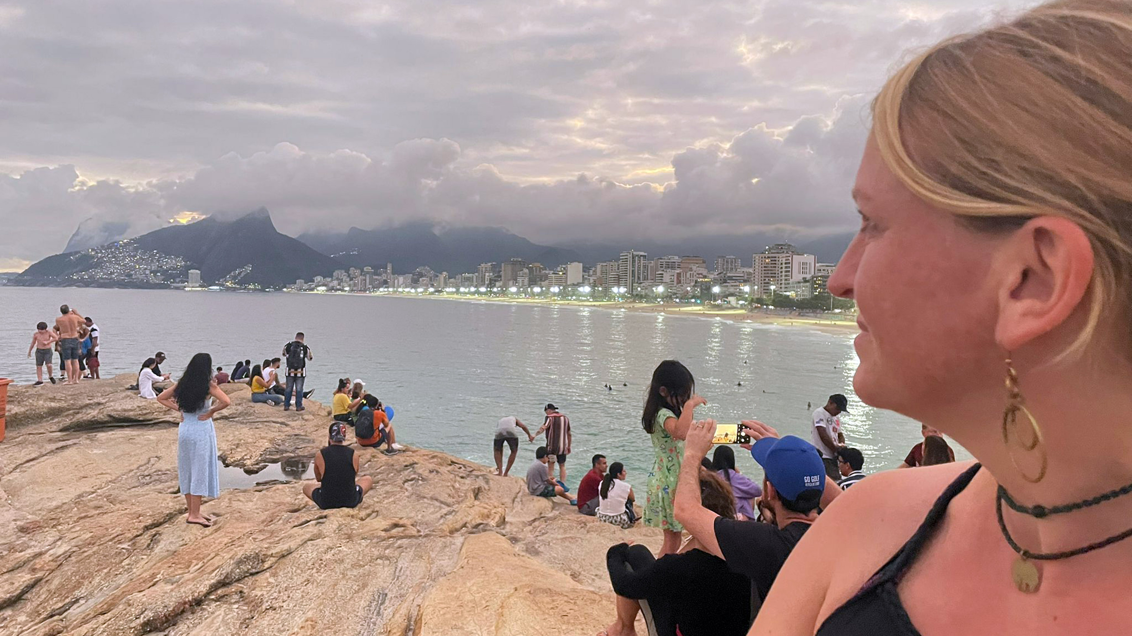 Lydia am Strand von Rio de Janeiro