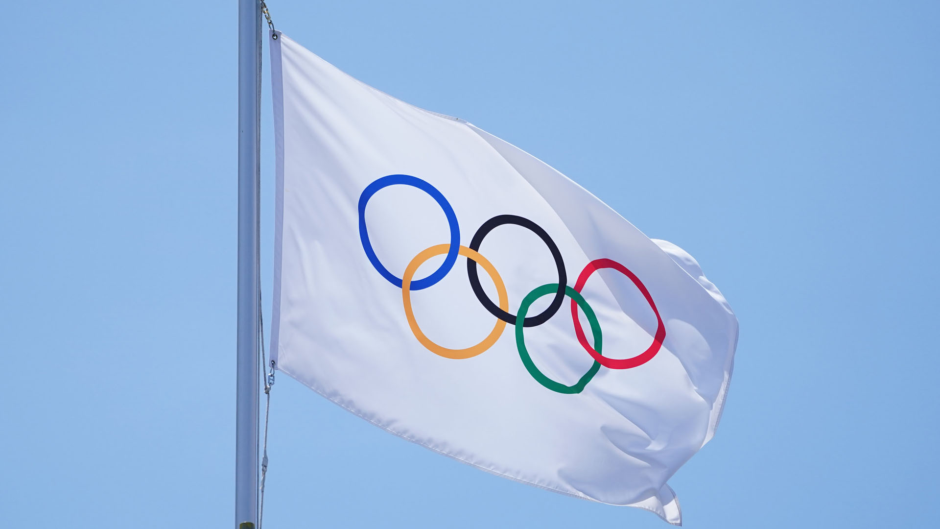 Flagge mit den fünf olympischen Ringen