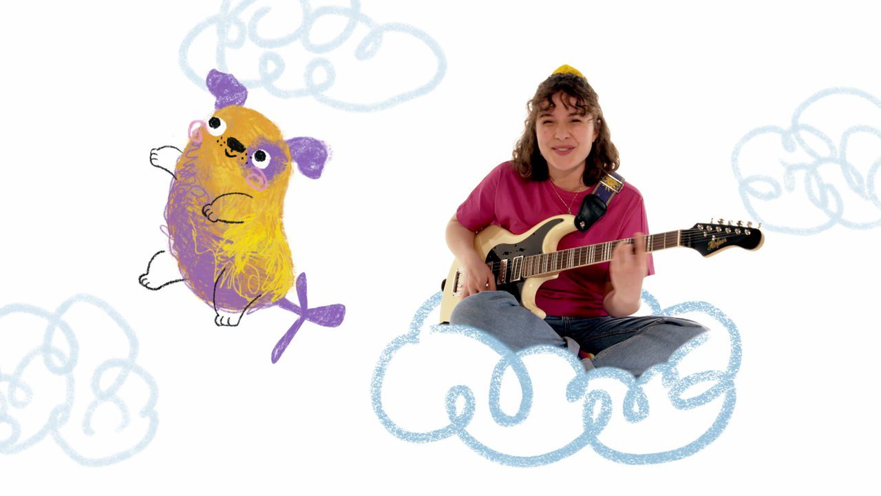 Eva mit Gitarre sitzt auf einer Wolke und singt ein Lied, daneben der Hund mit Propeller