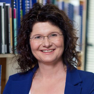 Portrait Dr. Maya Götz