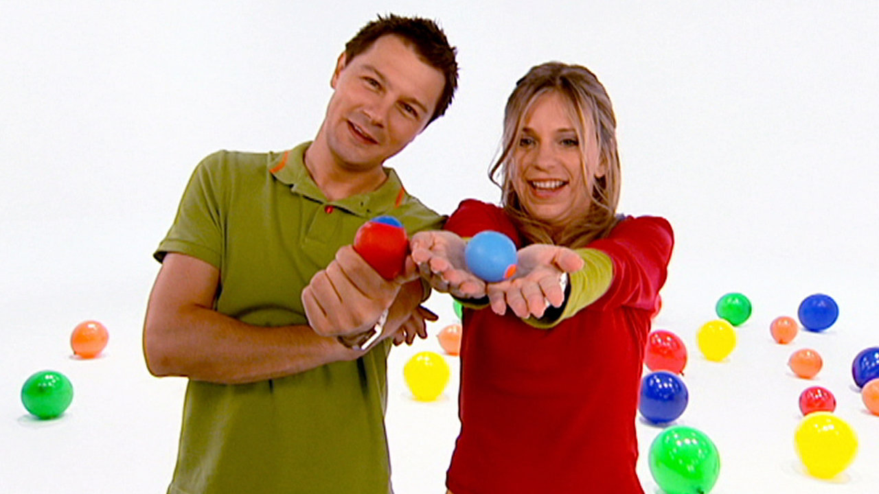 André und Tanja mit den gebastelten Jonglierbällen