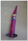 Ein Mausfan (4) hat eine Rakete gebastelt.; Rechte: WDR/Privat