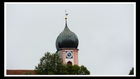 Der Turm einer Kirche in Zwiebelform; Rechte: WDR