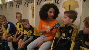 Siham in der BVB Kabine.; Rechte: WDR