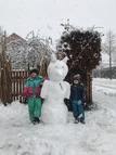 Antonia und Valentin haben sich sehr über den Schnee gefreut!; Rechte: WDR / Privat