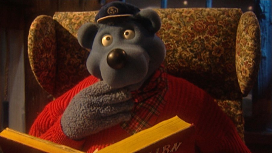 Käpt'n Blaubär liest ein Buch