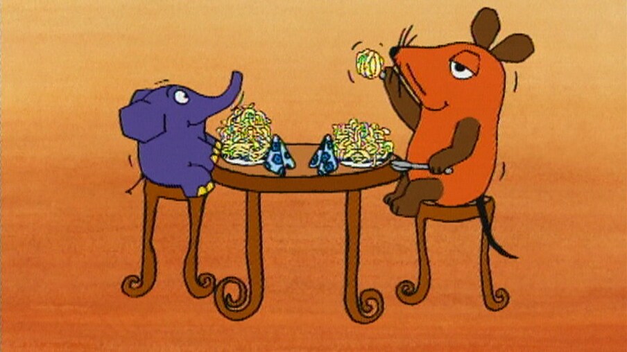 Maus und Elefant essen Spaghetti