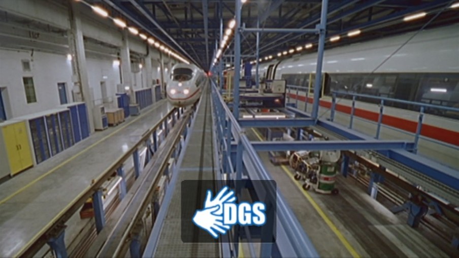 ICE in Reparaturhalle mit DGS-Logo