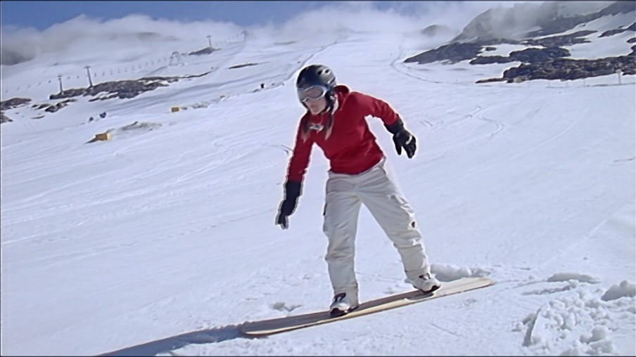Johanna fährt Snowboard