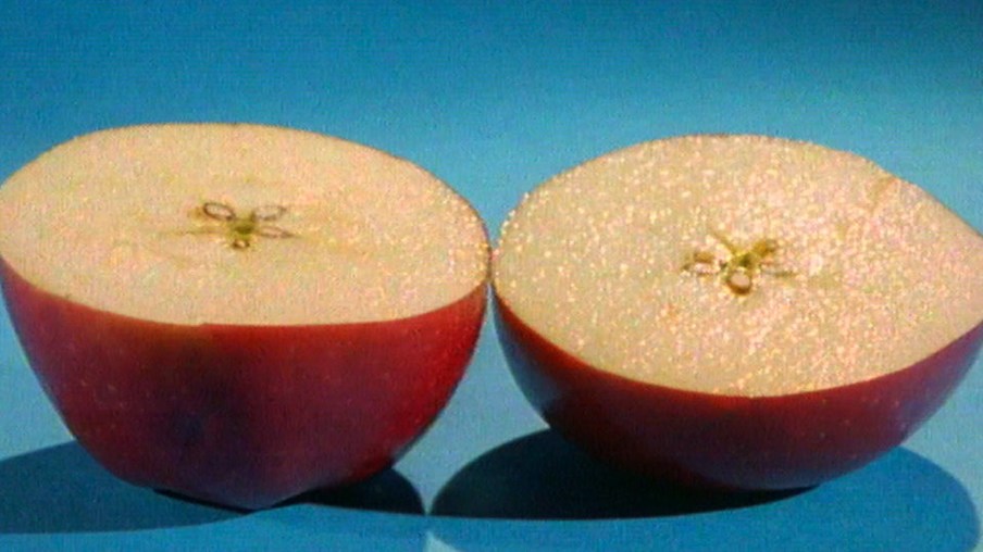 Ein halbierter Apfel
