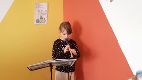 Elisabeth mit Flöte; Rechte: WDR
