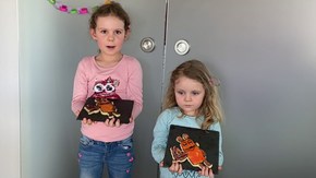 Luisa und Isabella mit Kuchen; Rechte: WDR